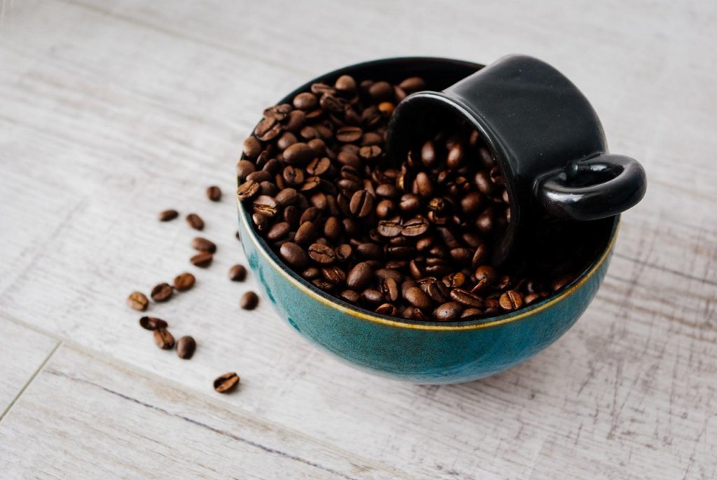 Mistakes to Avoid When Grinding Coffee Beans - Learn Blue Coffee Box